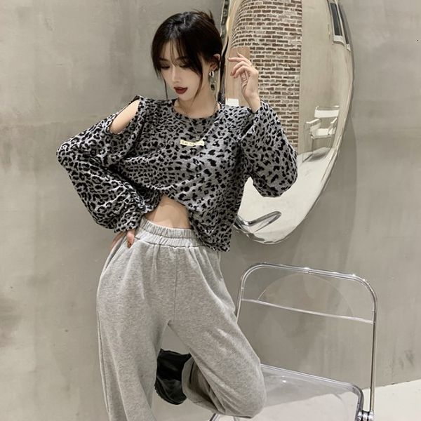 

autumn 2020 new long sleeve off shoulder machine t-shirt korean leopard print loose bottoming women's wear