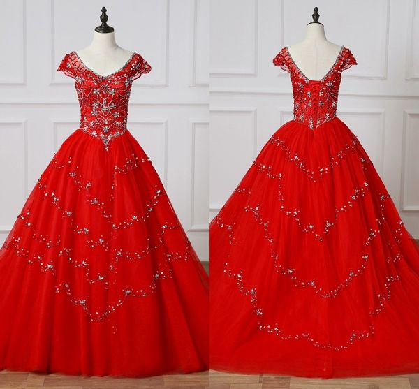 2021 Luxuriöse rote Quinceanera-Kleider mit kurzen Ärmeln, herzförmiger Perlenstickerei, Kristall, Prinzessin, süßes 15-16-Kleid für Mädchen, Abschlussball, formelles Festzugskleid
