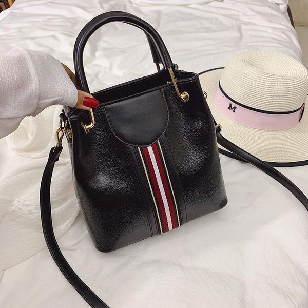 

bags for women 2020 fashion new ladies shoulder bag quality pu production ladies handbags discount large capacity shopping bags