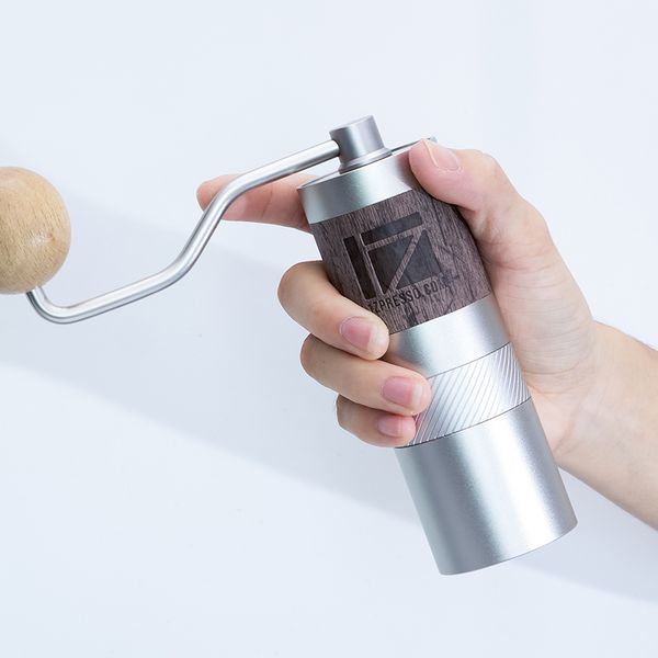 

1zpresso q2 mini manual coffee grinder aluminum alloy portable coffee mill 420stainless steel burr easy disassembly for cleanin c1030