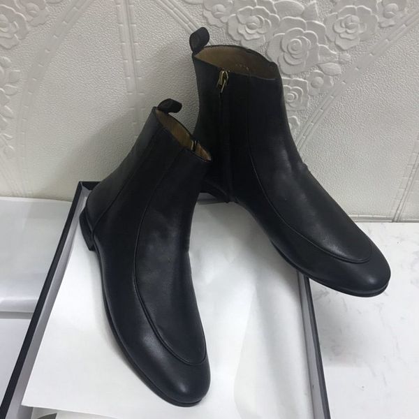 

this new 2021 boot is a shoe designed by luxury designers, with letters on the heel bfs1, Black