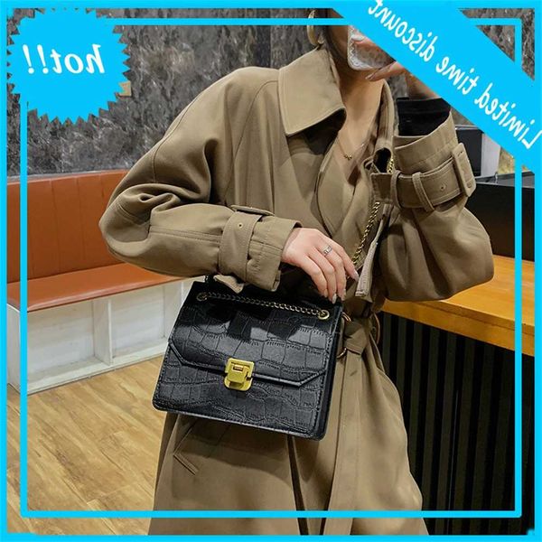 

women's autumn and winter 2020 new fashion versatile one shoulder underarm net red cross small square bag