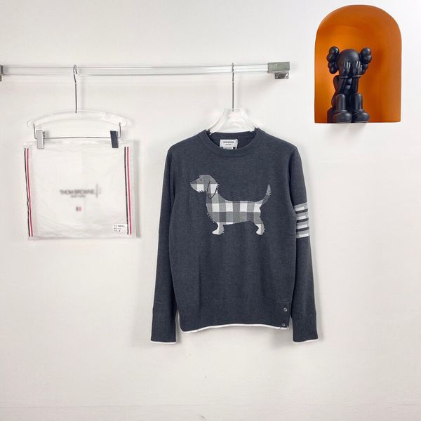 

new aop jacquard letter knitted sweater in autumn winter 2020 custom jacquard knitting machine enlarged detail crew neck cotton 172