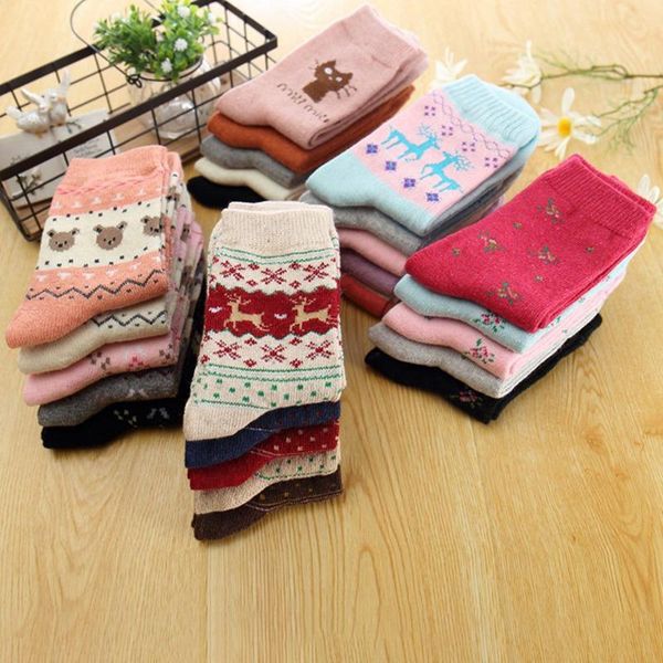 

women 5pcs/set autumn and winter thickening hair socks cute printing socks mid tube christmas, Black;white