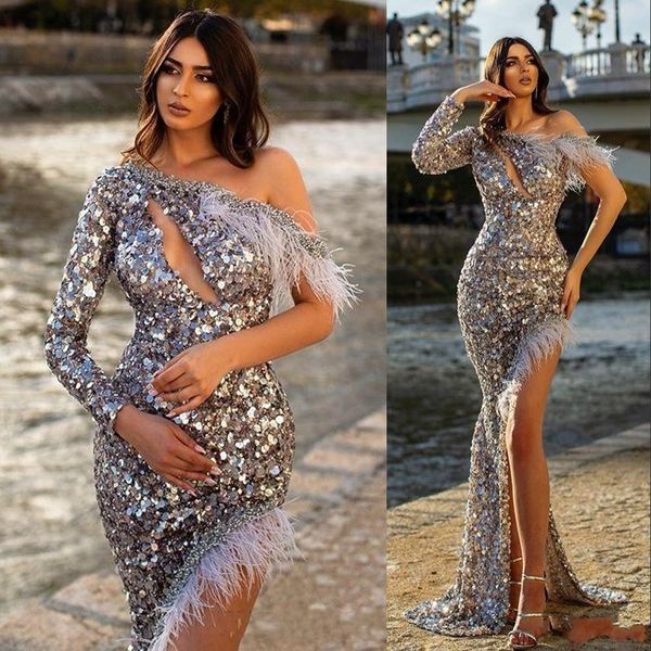 

2021 new bling sequined lace evening dresses mermaid one shoulder keyhole gold sequins high side split feather prom dress party gowns, Black;red