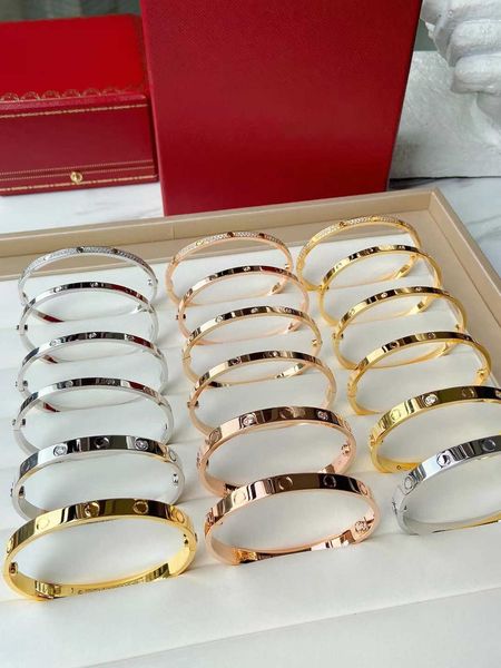 

fashion cool new luxury designers sky star bracelet screwdriver card home bracelet plated with 18k rose gold sub high version, not easy to f, Black