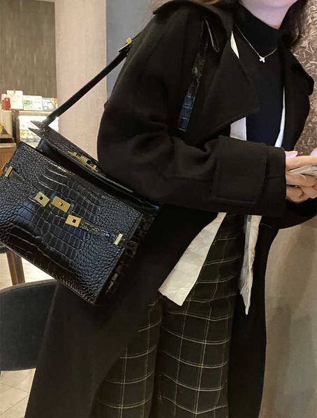 

womens bag 2021 box square manhattan genuine leather womens retro shoulder underarm womens