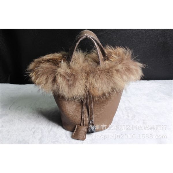 

autumn winter fox hair vegetable basket leather shoulder fashion and atmosphere portable women's bag