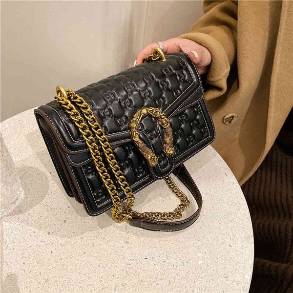 

2022 factory wholesale women's autumn and winter light luxury messenger brand fresh fashion single shoulder small square bag
