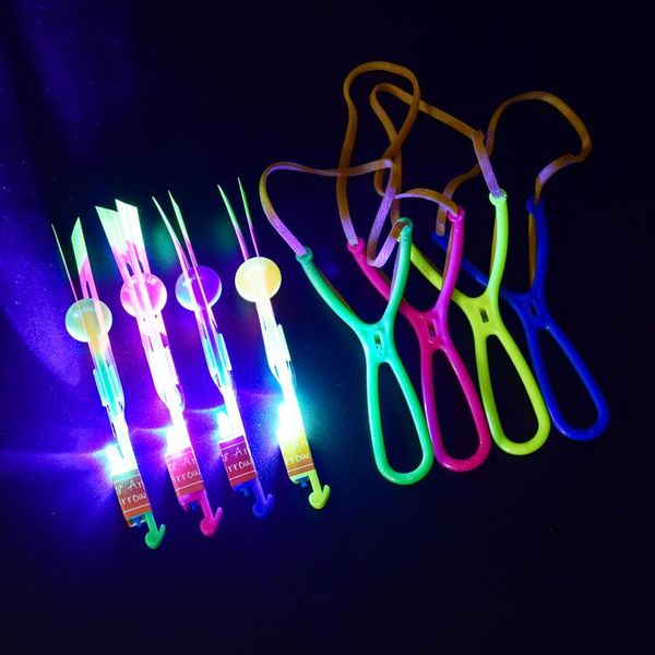 

новизна игрушки удивительные led летучий бамбуковый dragonfly для спорта смешные slingshot birthday party supplies детское подарок светящийс