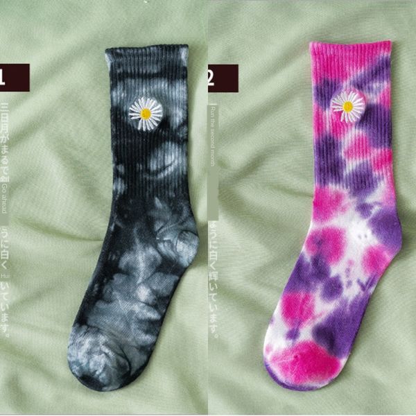 

spring and autumn daisy embroidery street mid tube men's cotton and women's socks fashion tie dye fashion lovers cotton socks v3sa, Black