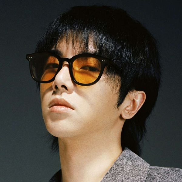 

street of black p tea sunglasses wu yifan, White;black