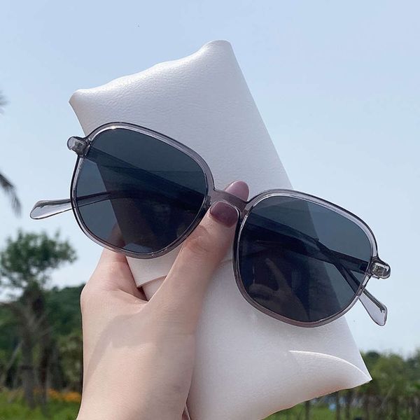 

net sunglasses red women's anti ultraviolet polarized glasses women's korean chao ultra light face sunglasses 20 years new, White;black