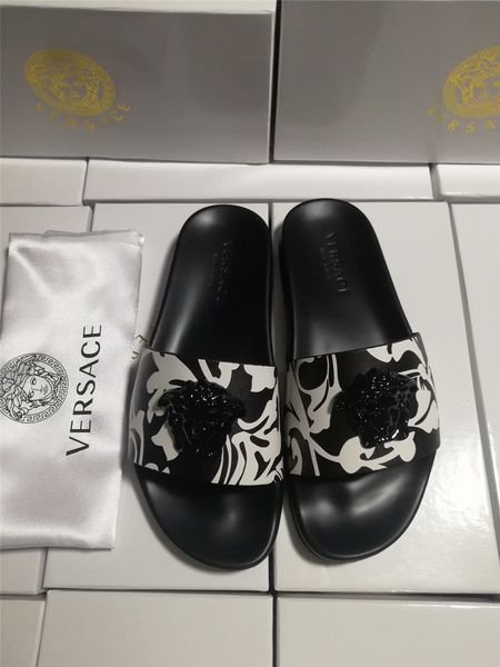 

2020 sale men and women l slippers indoor shoes snake print slide summer fashion wide flat sandals slipper with box sandals, Black