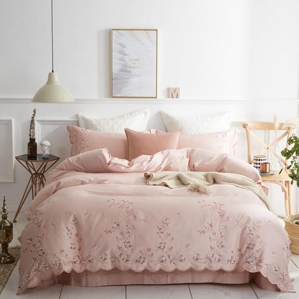 

4/7pcs pink light green luxury embroidery 60s egyptian cotton bedding set  king duvet cover bed sheet bed linen pillowcases1