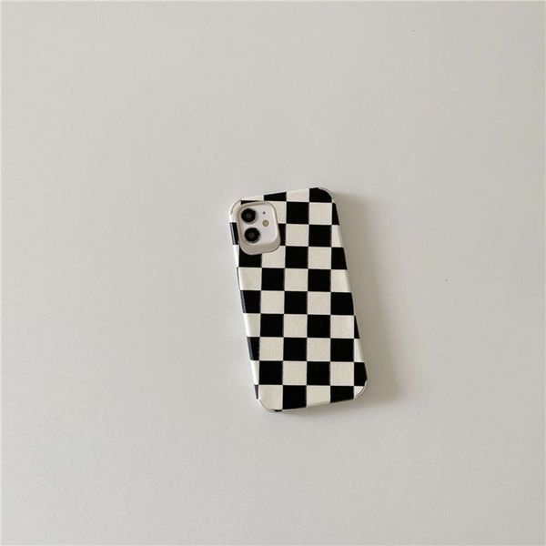 

3orio ins classic black and white check pattern is suitable for 12pro max x xs xr / se mobile phone case vip 11 women's 8pluscf1