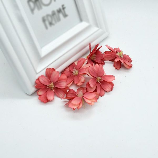 

20шт прекрасный мини silk daisy multicolor поддельный головки цветка scrapbook diy рождество garland дешевые искусственные цветы для декора