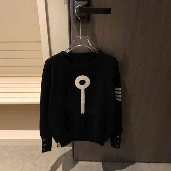 

2022 factory wholesale new autumn and winter tb + college wind boat anchor four bar round neck sweater for lovers, Black;gray