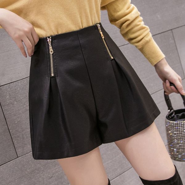 

2021 new shorts nqya, White;black