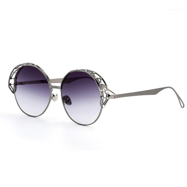 

2020 new sunglasses female round frame diamond hollow metal sunglasses street shooting ocean film women1, White;black