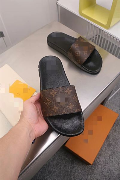

2021 slides summer beach indoor flat g sandals slippers house flip flops with spike sandal with box comfortable, Black