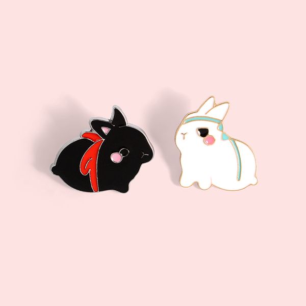 Coppia Black Bianco Coniglio Smalto Pins Cartoon Cute Brooches Distintivi di San Valentino Presente per perni di amante