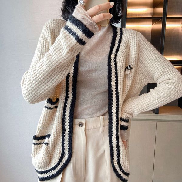 

vtg middle ancient modern weihuage_ ffy young mohair_ knitted cardigan, White;black