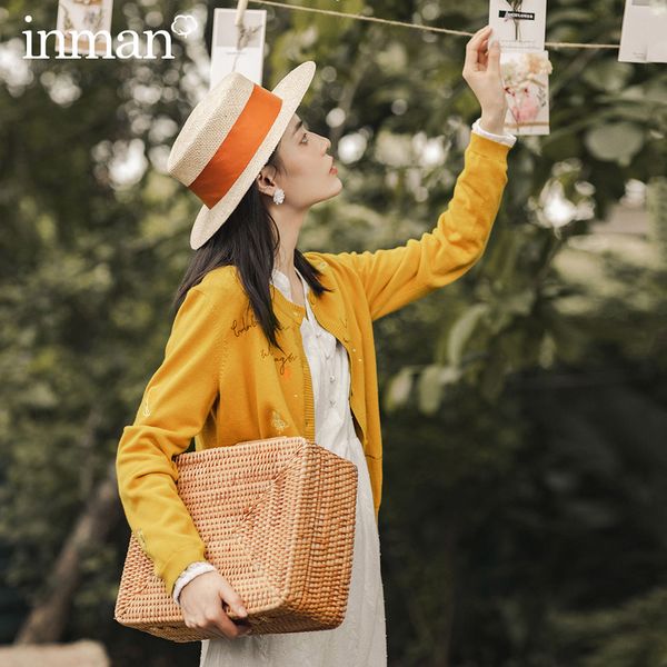 

inman autumn japanese causal embroidery women outerwear cute sweater female ladies girl cardigan button knitwear 201029, White;black