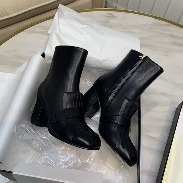 

the new boots of 2021 are shoes with letter-embellished heels by luxury designers dfgb56cfse, Black
