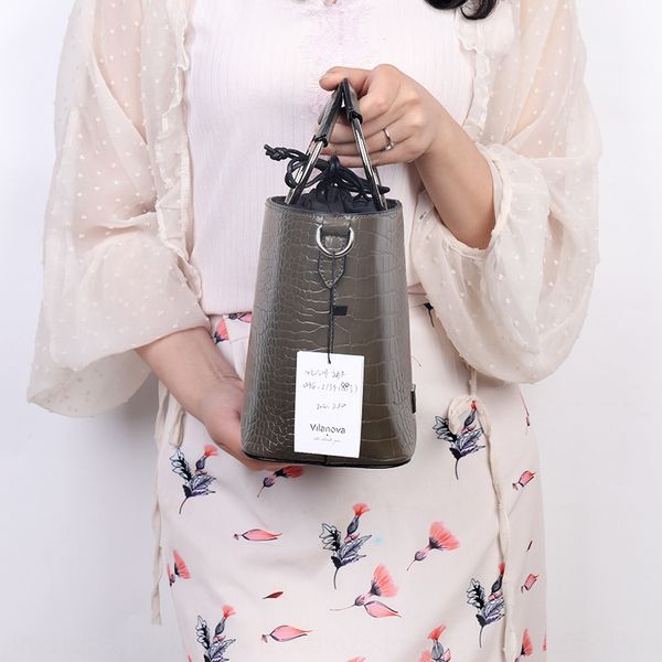 

2020 новый универсальный ins портативный сумка для женщин 2020 моды французский этнические groupminority осенью и зимой сдвоенного пакера те