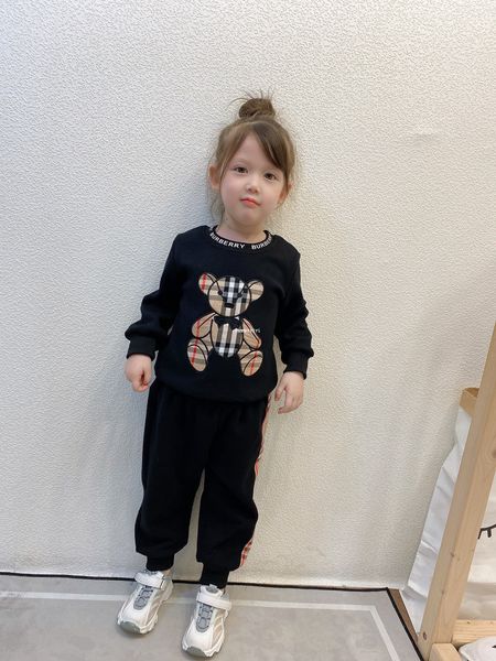 

2021 новый дизайнер детские детки детд спортивные наряды детский медведь вышитые длинные футшелки с длинным рукавом + случайные брюки 2 шт, White