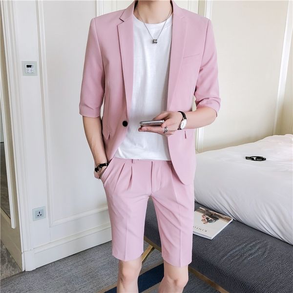 Мужские костюмы набор Slim Fit половина рукава колена Длина брюки корейский стиль мужская одежда розовый белый летний костюм куртка с короткими брюками 201105