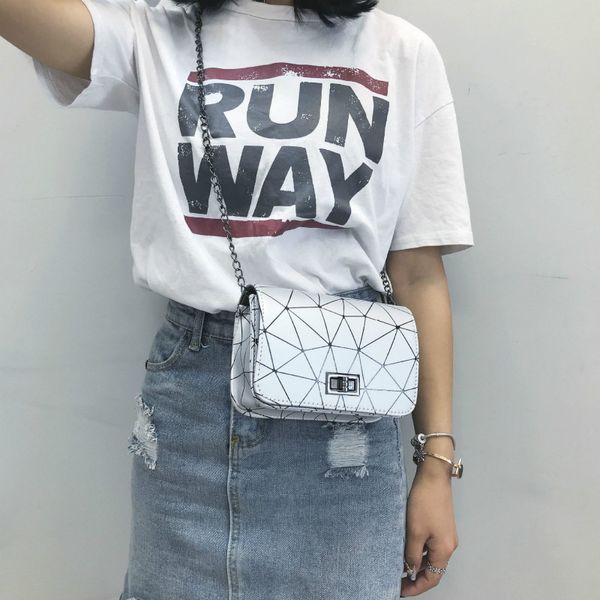 

women fashionable shoulder bags korean version of the messenger bag handbag chain crack printing