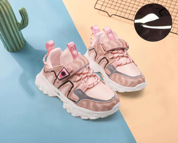 

autumn winter 2020 new sports soft and comfortable light casual children's running sho, Black;red