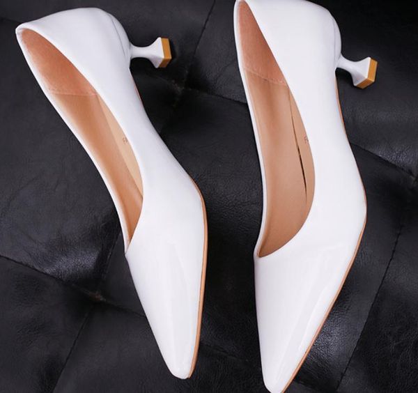 

2020 women's shoes in spring and autumn with new style fashion middle heel fine heel pointed end, Black