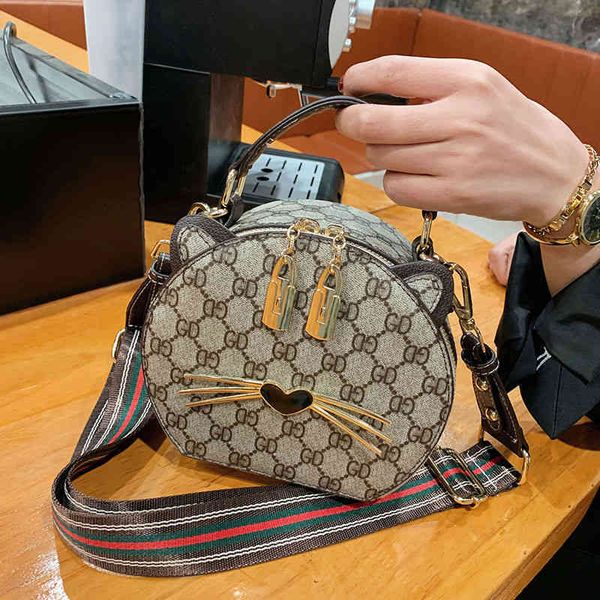 

2022 factory wholesale bag women's korean version chaowang red cross carry versatile fashion one shoulder small round bag for students