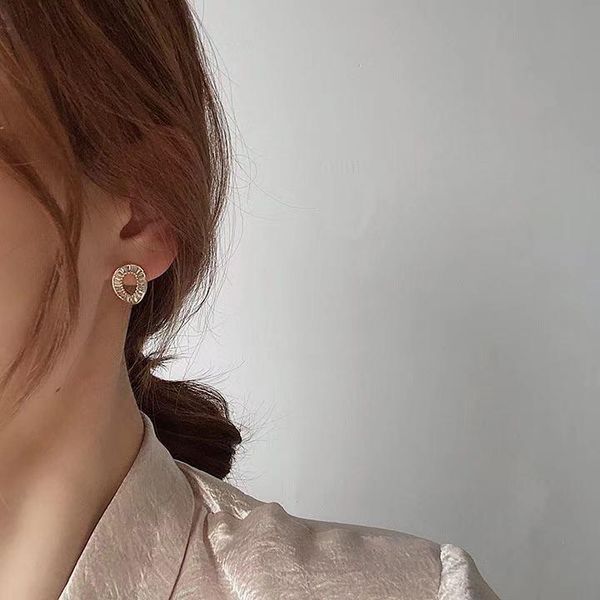 

earring trends 2021 crystal irregular round earrings for woman fashion korean jewelry party girl's exquisite stud earrings, Silver