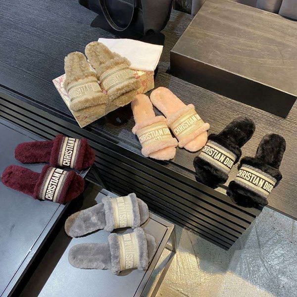 

classic ladies slippers warm wool shoes leather metal buckle rabbit fur fisherman shoes designer embroidered slippers, Black