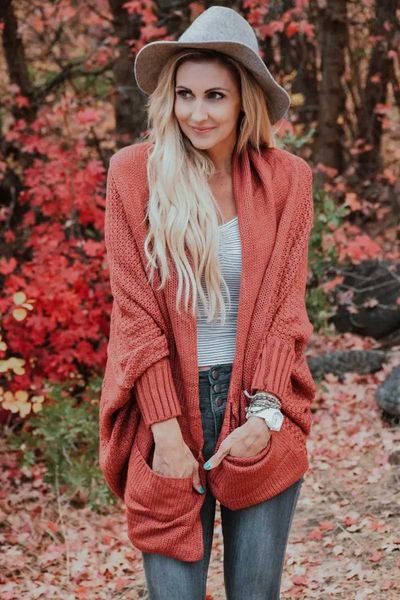 

2020 women's new winter bat sleeve sweater knitted cardigan casual jacket loose large size, White;black