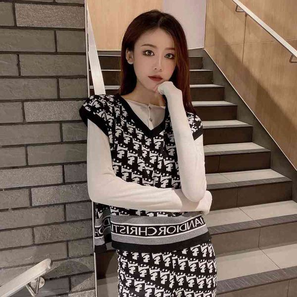 

salt fried street suit autumn winter new sweater women's check vest wide leg knitted bell bottomed pants two-piece set category clothin, White