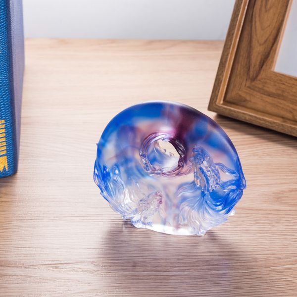 Venda por atacado 3d artesanal vermelho peixe azul figurinhas miniaturas mesa ornamentos de vidro artesanato casa decoração de casa acessórios T200709