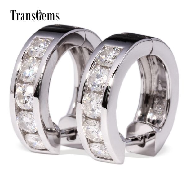 Transgems 1 TCW CARAT LAB Grows Moissanite Diamond Hoop Серьги в солидных 14K Белое золото для женщин Свадебная обручальный день рождения Y200620