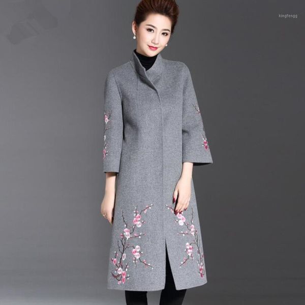 

winter middle aged women long wool coats 2020 vintage embroidery woolen coat women cashmere plus size coat female overcoat w1131, Black