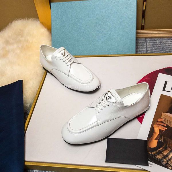 

dress shoes triangle white patent leather flat bottom leffer shoes women's summer soft and comfortable, one foot on british, Black