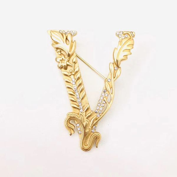 

brand fashion jewelry vintage egyptian pharaoh style v brooch party sweater brooch moon design gold color fashion v brooches 201009, Gray