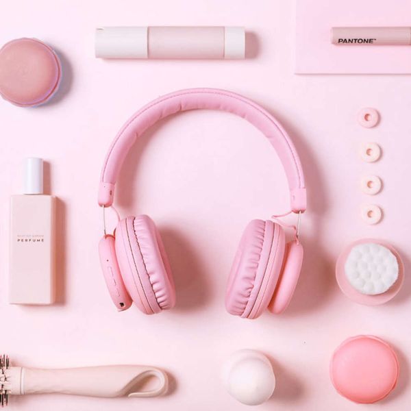 

mobile computer, wirels phone, bluetooth double bass headset, binaural music game headset