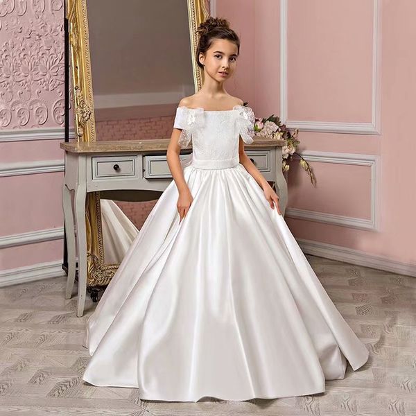 Off Abiti da ragazza a spalla a spalla per matrimonio Appliqued Sweep Train Raso Princess Bambini Prima Comunione Dress Baptism Pageant Gowns