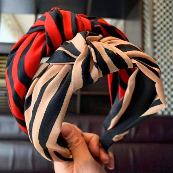 

3 colors popular designer headband letter wide edge hair bands fashion brand stripes headband silk luxury jewelry gift for women, Black;brown