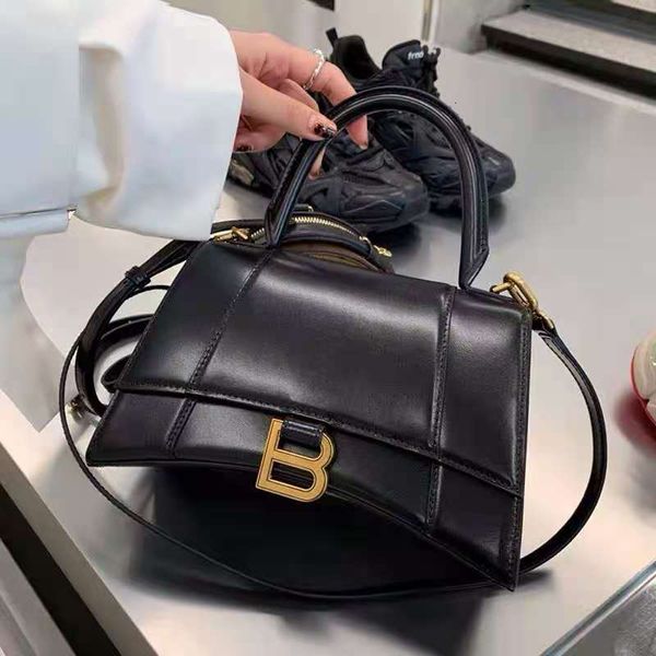 

new net red alligator hourglass with b-button and versatile leather carrying bag