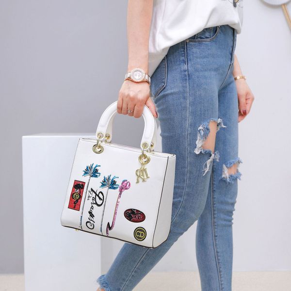 

2020 new style portable slant across pu daifei embroidered sequin women's bag